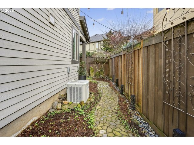 28677 Sw COSTA Cir, Wilsonville, OR 97070