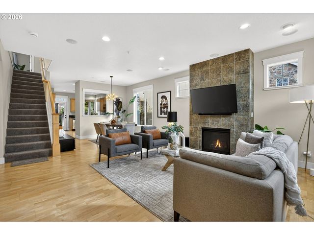 28677 Sw COSTA Cir, Wilsonville, OR 97070