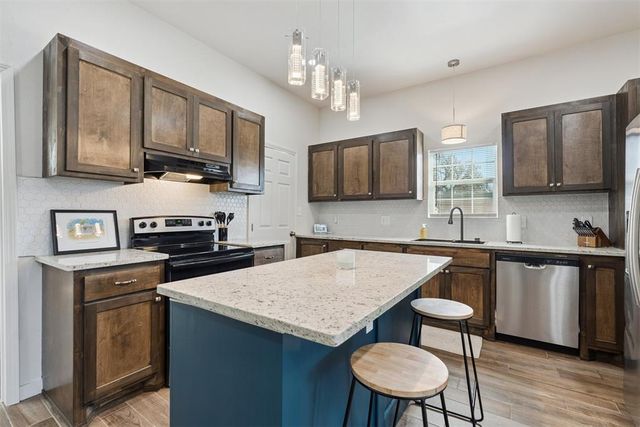 314 W Springer Avenue, Guthrie, OK 73044