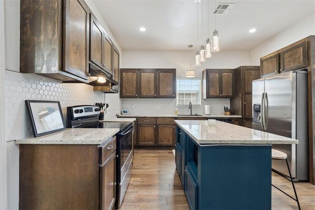 314 W Springer Avenue, Guthrie, OK 73044