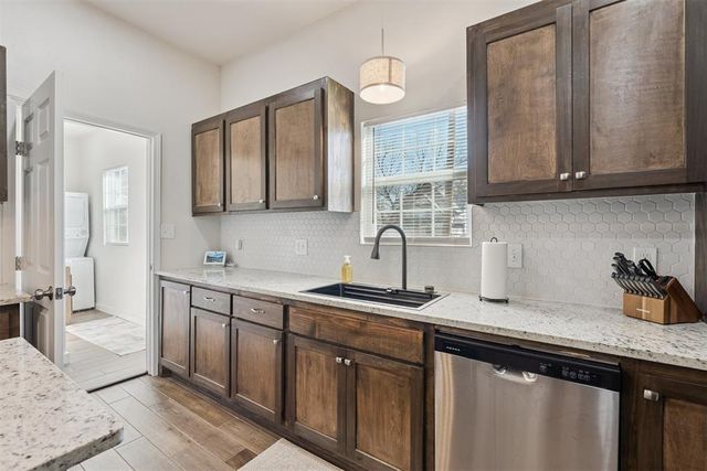 314 W Springer Avenue, Guthrie, OK 73044