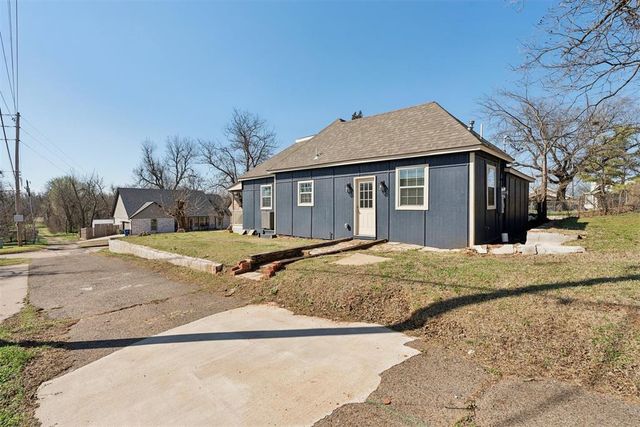 314 W Springer Avenue, Guthrie, OK 73044