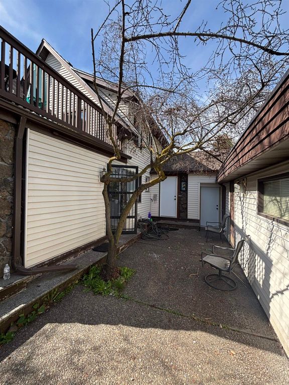 2205 N ATLANTIC St, Spokane, WA 99205 photo 2
