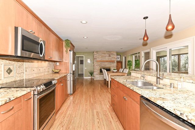 8801 Hart DRIVE, Waterford, WI 53185