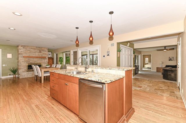 8801 Hart DRIVE, Waterford, WI 53185