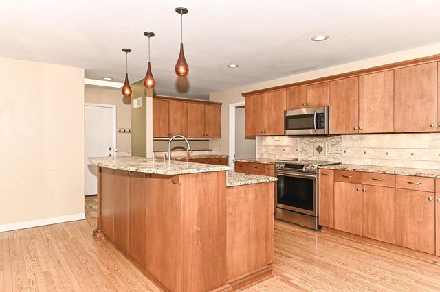 8801 Hart DRIVE, Waterford, WI 53185