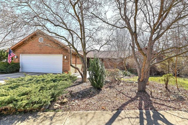 8801 Hart DRIVE, Waterford, WI 53185