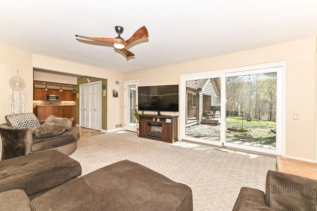 8801 Hart DRIVE, Waterford, WI 53185