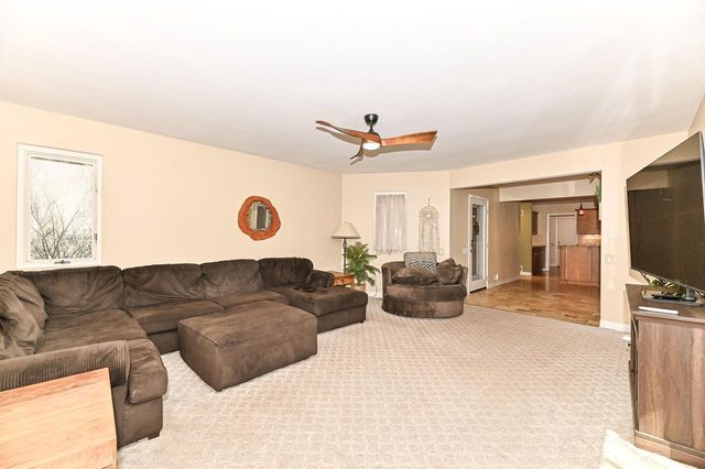 8801 Hart DRIVE, Waterford, WI 53185