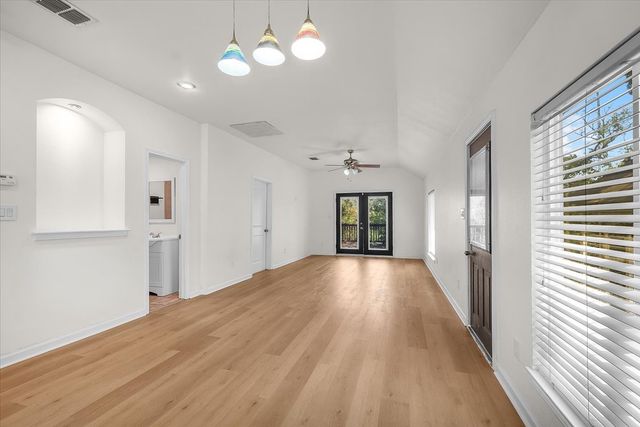 828 Springer Avenue, Fort Worth, TX 76114