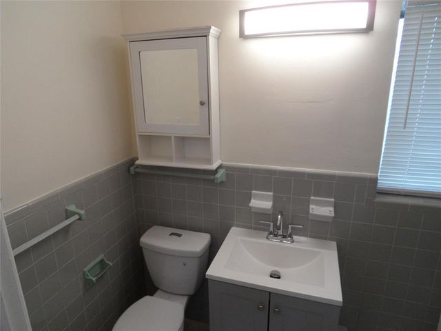 2117 NE 14TH Avenue 1-4, Wilton Manors, FL 33305