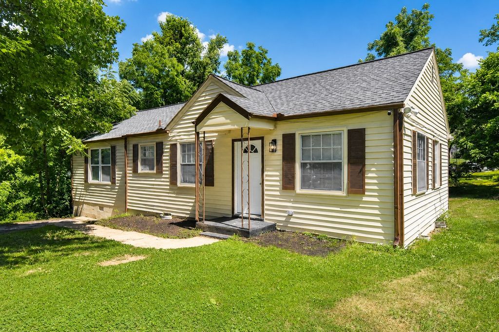 1232 Coarsey Dr, Nashville, TN 37217