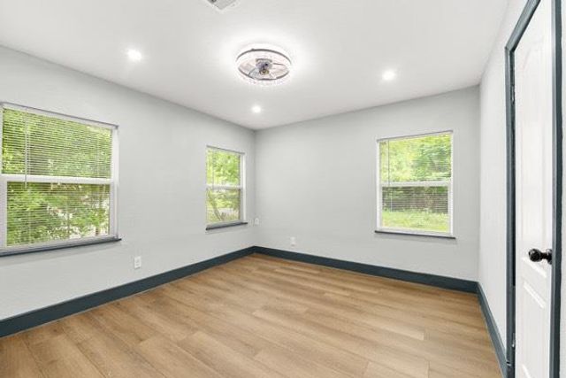 6058 Lyndhurst Drive, Houston, TX 77033