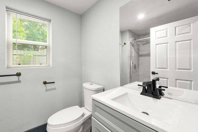6058 Lyndhurst Drive, Houston, TX 77033