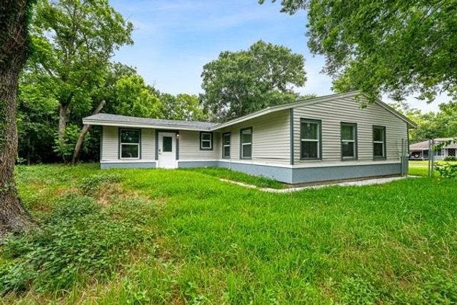 6058 Lyndhurst Drive, Houston, TX 77033