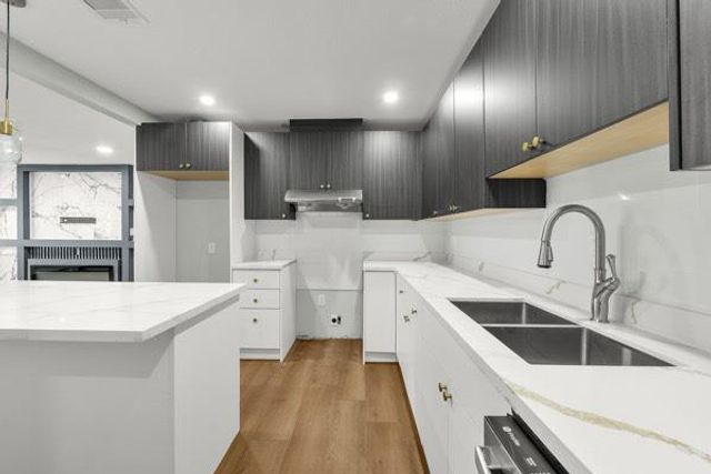 6058 Lyndhurst Drive, Houston, TX 77033