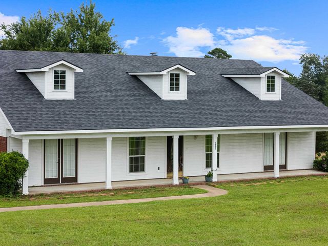 1831 Scarlet Oak, Gilmer, TX 75645