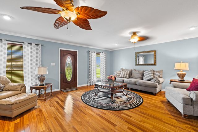 1831 Scarlet Oak, Gilmer, TX 75645