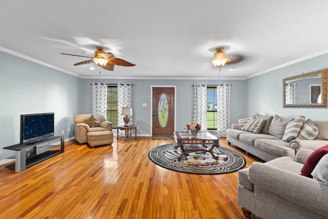 1831 Scarlet Oak, Gilmer, TX 75645