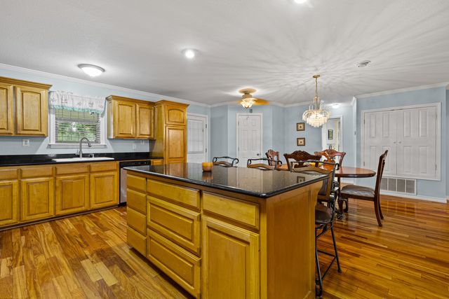 1831 Scarlet Oak, Gilmer, TX 75645