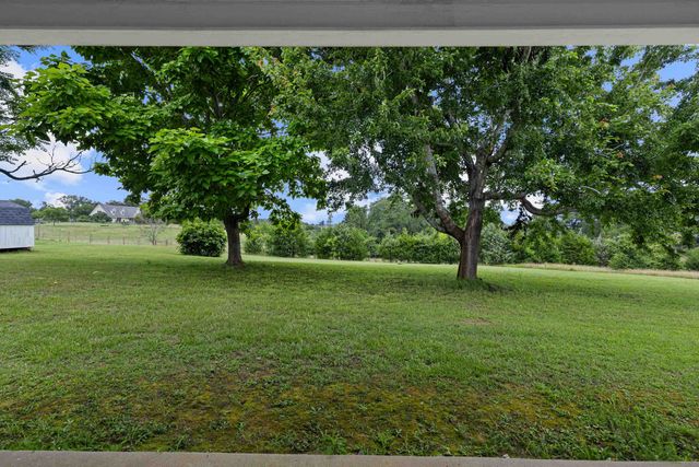 1831 Scarlet Oak, Gilmer, TX 75645