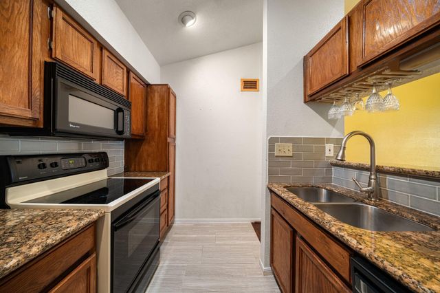 2121 El Paseo Street 1200, Houston, TX 77054