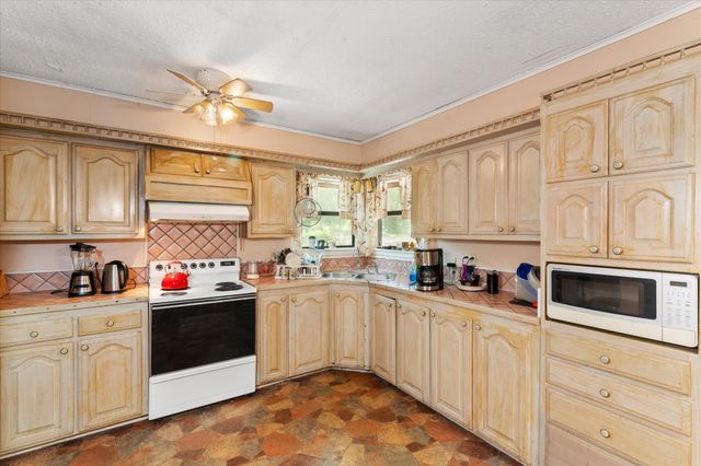 18459 Fm 16 E, Winona, TX 75792
