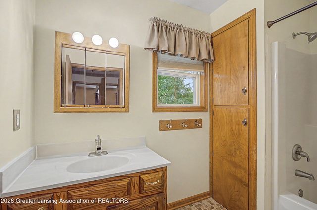 300 N Donegal Street, Eaton Rapids, MI 48827
