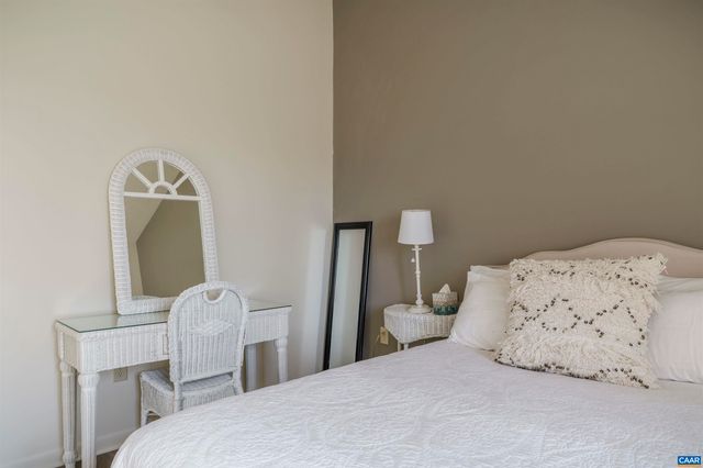 134 Turtle Creek Rd Apt 10, Charlottesville, VA 22901