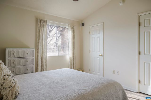 134 Turtle Creek Rd Apt 10, Charlottesville, VA 22901