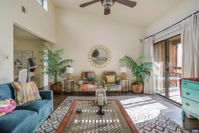 134 Turtle Creek Rd Apt 10, Charlottesville, VA 22901