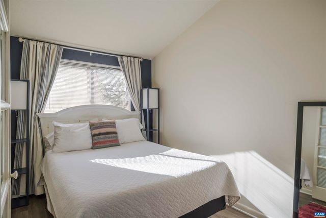 134 Turtle Creek Rd Apt 10, Charlottesville, VA 22901