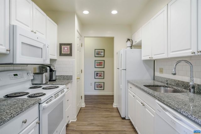 134 Turtle Creek Rd Apt 10, Charlottesville, VA 22901