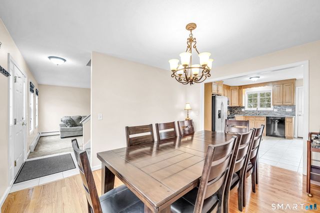 25 Woodlawn Avenue, Enfield, CT 06082