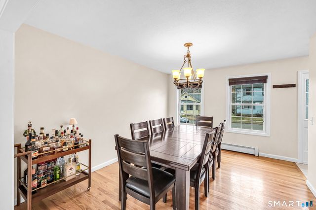 25 Woodlawn Avenue, Enfield, CT 06082