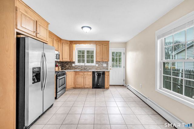 25 Woodlawn Avenue, Enfield, CT 06082