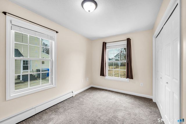 25 Woodlawn Avenue, Enfield, CT 06082