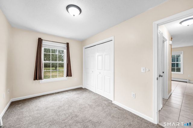 25 Woodlawn Avenue, Enfield, CT 06082