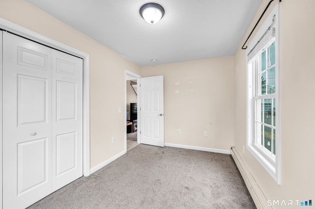 25 Woodlawn Avenue, Enfield, CT 06082