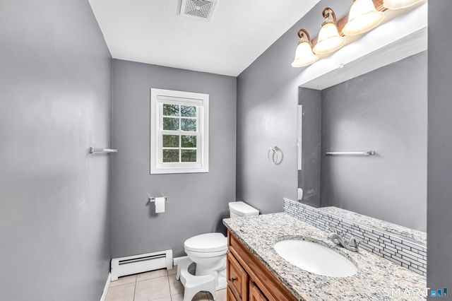 25 Woodlawn Avenue, Enfield, CT 06082