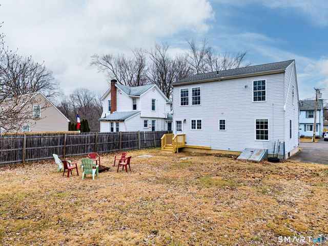 25 Woodlawn Avenue, Enfield, CT 06082