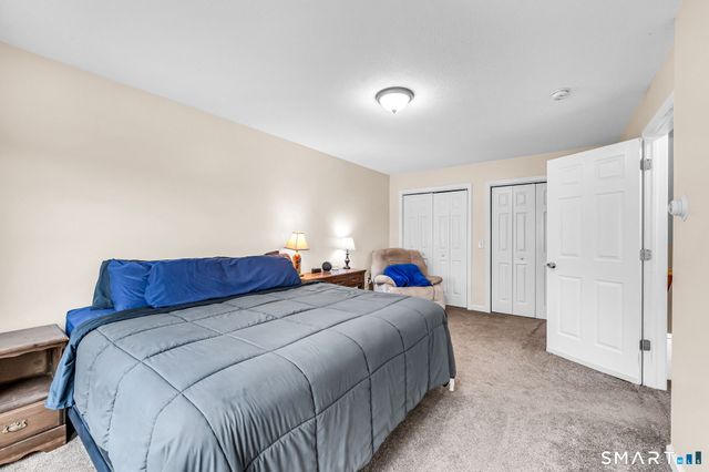 25 Woodlawn Avenue, Enfield, CT 06082