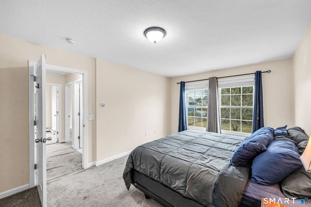 25 Woodlawn Avenue, Enfield, CT 06082