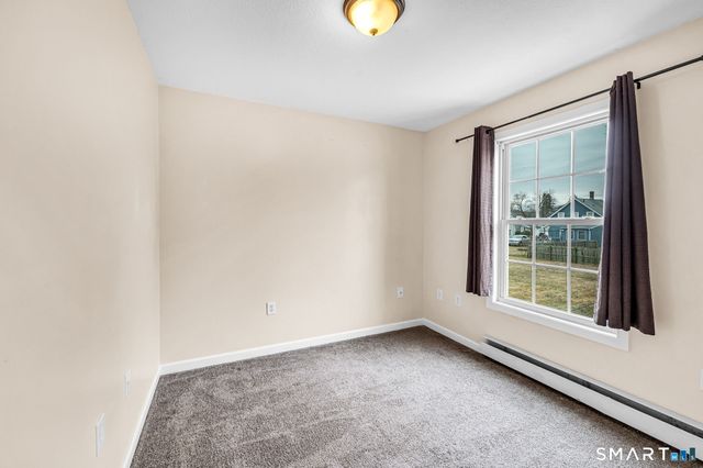 25 Woodlawn Avenue, Enfield, CT 06082