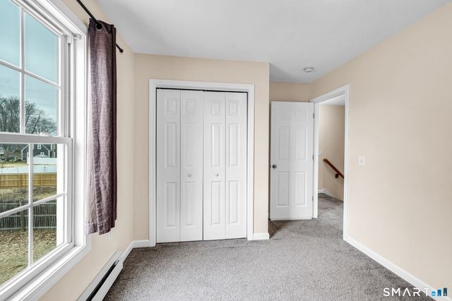 25 Woodlawn Avenue, Enfield, CT 06082