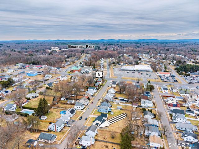 25 Woodlawn Avenue, Enfield, CT 06082