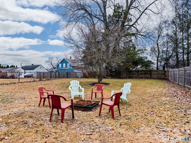 25 Woodlawn Avenue, Enfield, CT 06082