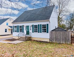 25 Woodlawn Avenue, Enfield, CT 06082