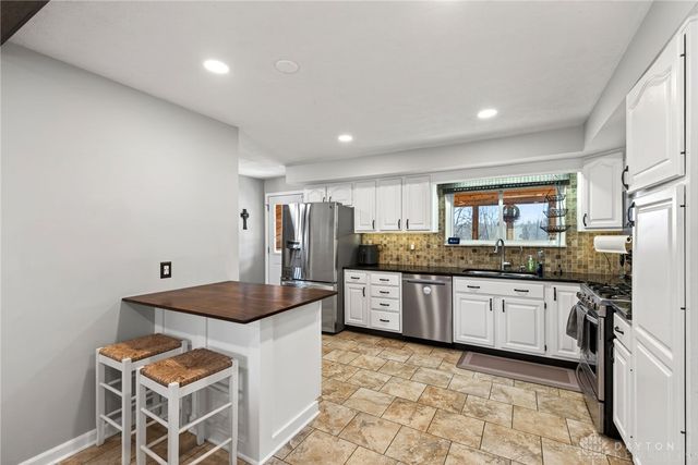 2292 Ivy Crest Drive, Bellbrook, OH 45305