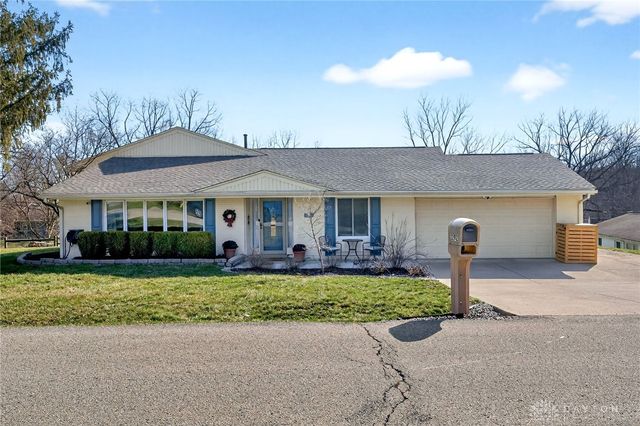 2292 Ivy Crest Drive, Bellbrook, OH 45305
